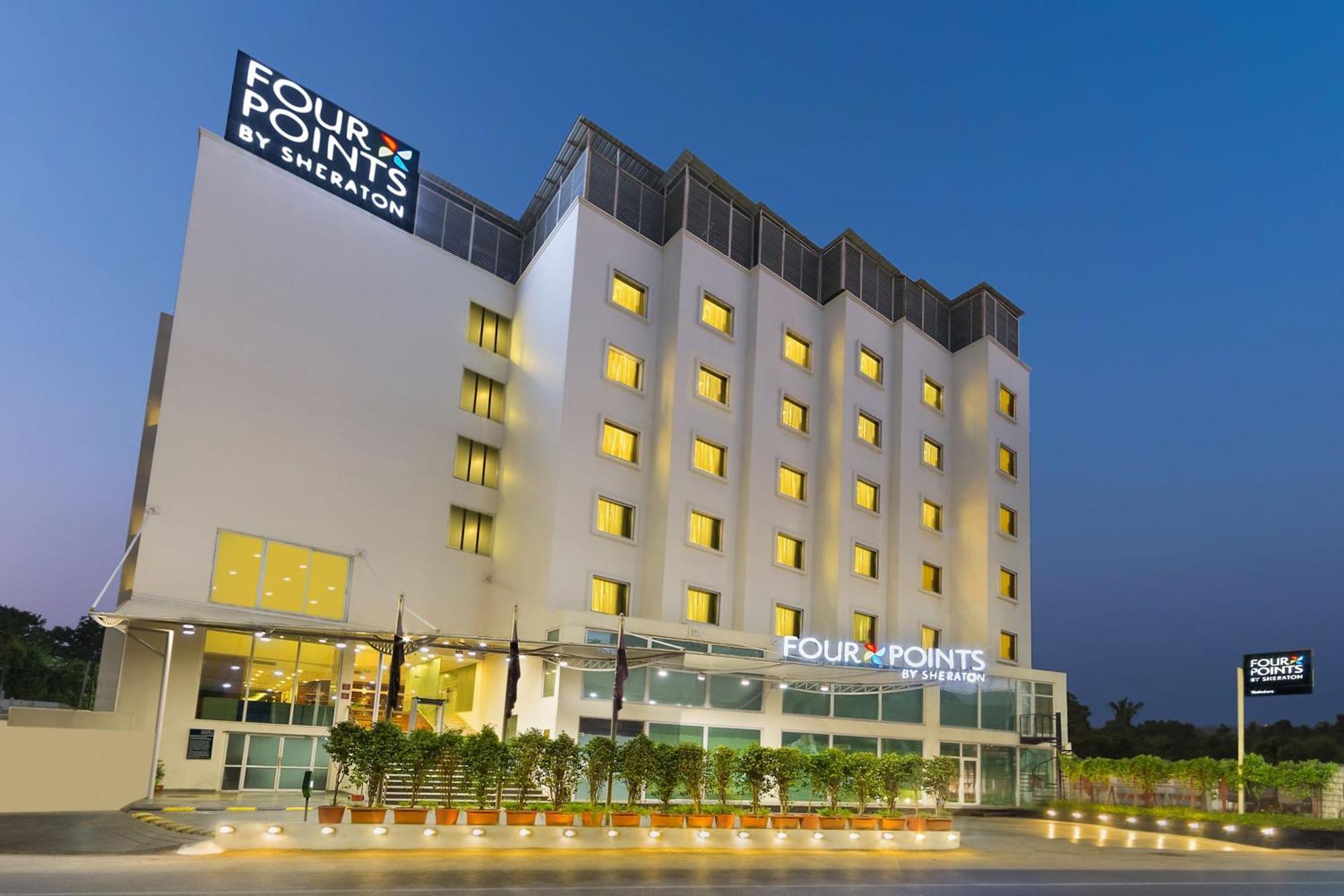 Four Points By Sheraton Vadodara Exterior photo